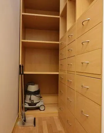 Apartament Nice Bright And Cozy With All Amenities And Convenient Transportation Tirana
