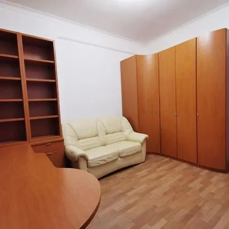 Nice Bright And Cozy With All Amenities And Convenient Transportation Apartament Tirana