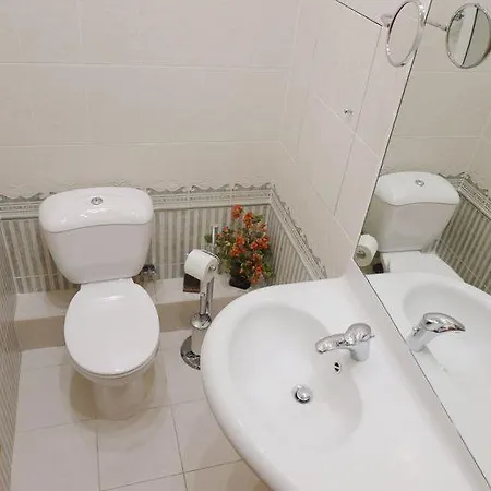 아파트 Nice Bright And Cozy With All Amenities And Convenient Transportation *